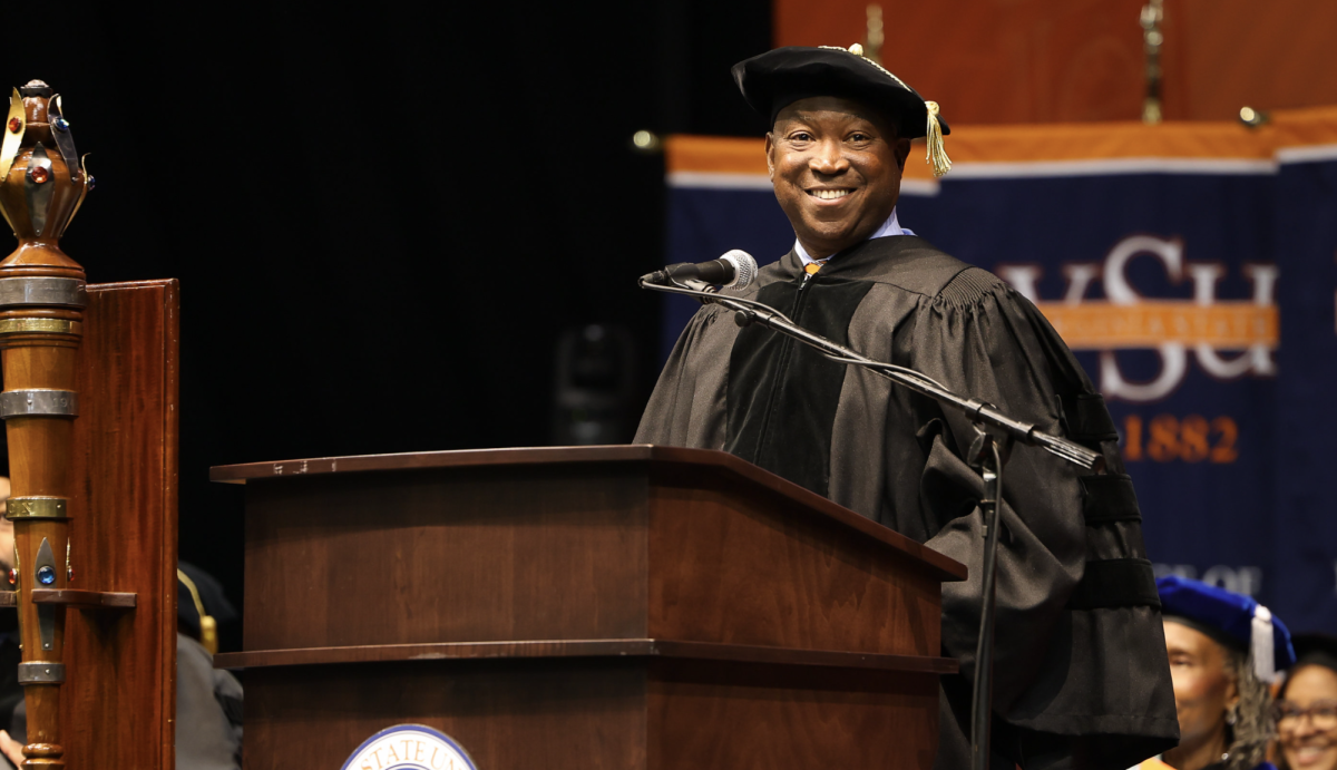 Scott, Lucas set to speak at graduation