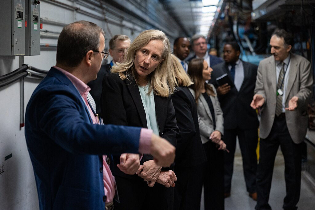 Director of Accelerator Operations Eduard Pozdeyev, left, speaks with Congresswoman Abigail Spanberger, right, at Jefferson Lab in Newport News, Va., Sep. 5, 2024. (Lindsay Cunningham | Jefferson Lab)